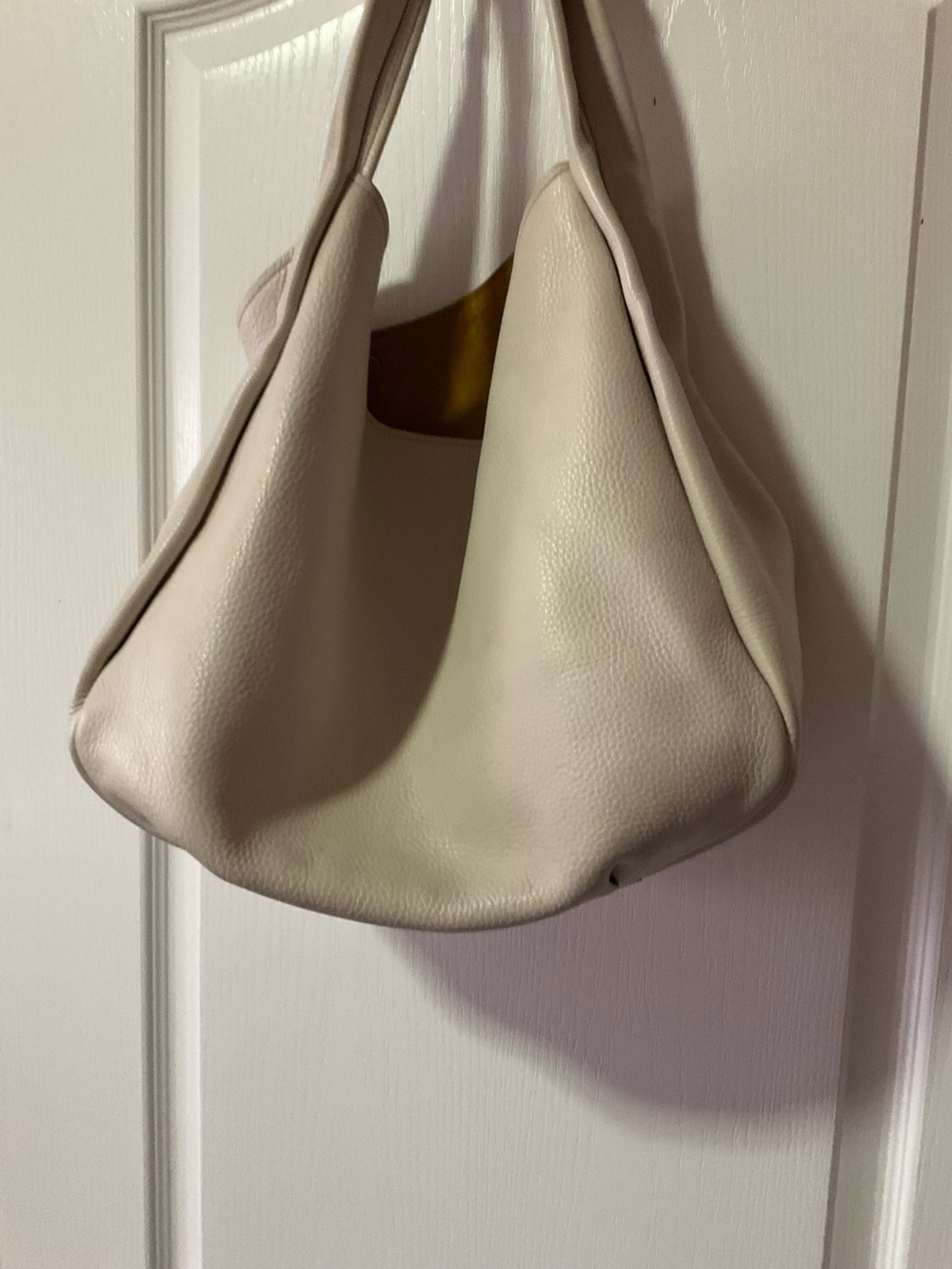 Coach bandit Classic Cream color no tags some imperfections the price reflect.